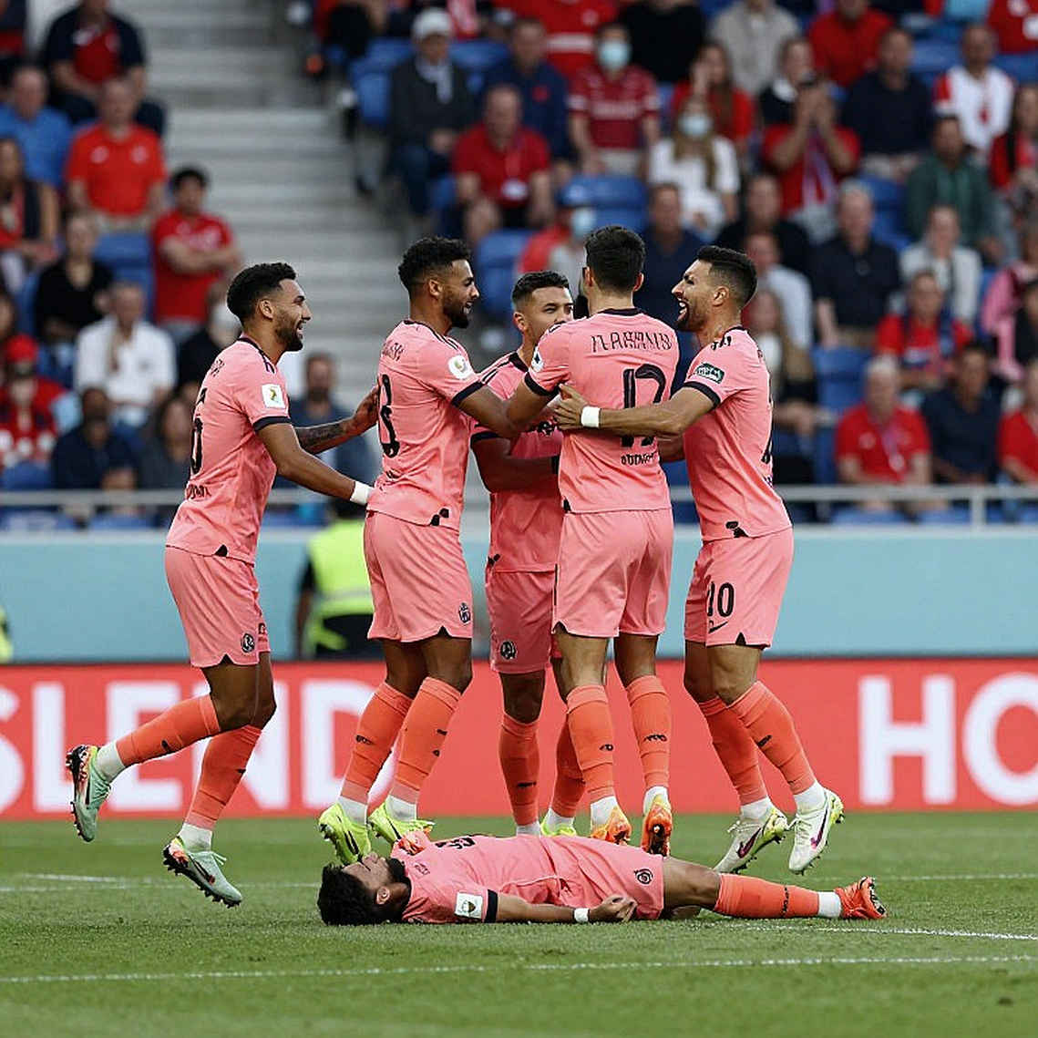 Kvaratskhelia Out for the Season: PSG's 'No Signing' Call Transfers Risk, It Does Not Remove It